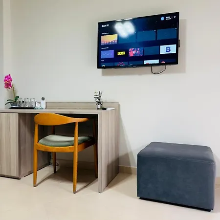 Agora Aparthotel